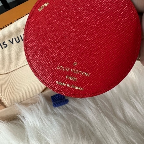 Louis VUITTON M69984 Vivienne Monogram Porte Cles-Illustre Bag Charm Key Holder - Picture 11 of 16